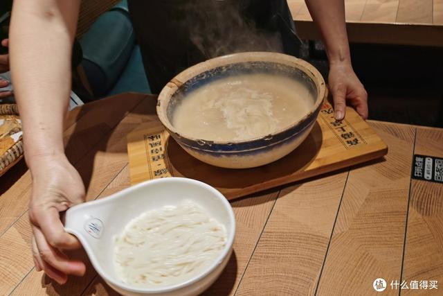 旅行就要邊走邊吃：舌尖上的昆明，盤點我在昆明吃到的各種美食