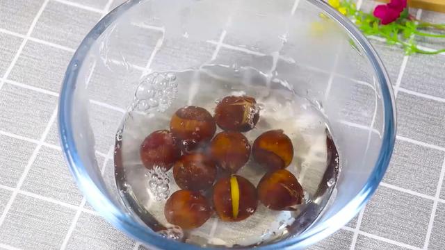 小米粥别只放水，多加一样食材，小米粥软糯香甜，比买的好吃百倍