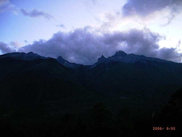 攀登哈巴雪山