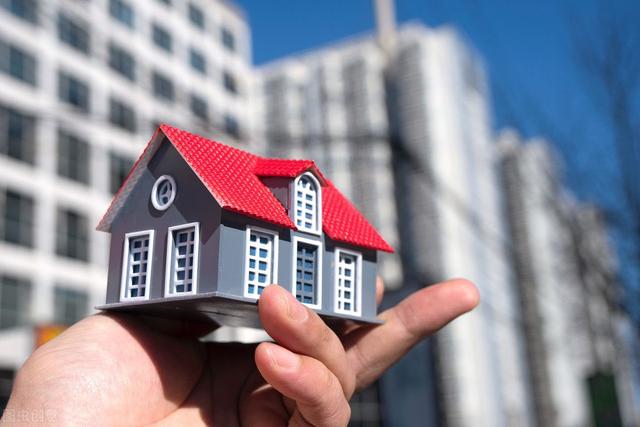 北大教授姚洋：40%的低收入者没有储蓄或负储蓄，建议直接发钱