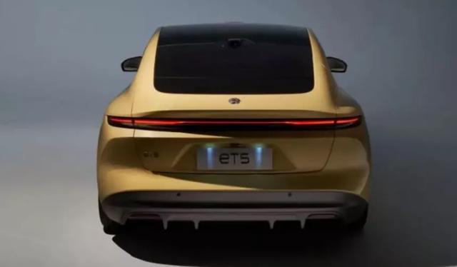 “油车除了能闻点汽油味，还有什么好？”李斌一句话遭来一通骂