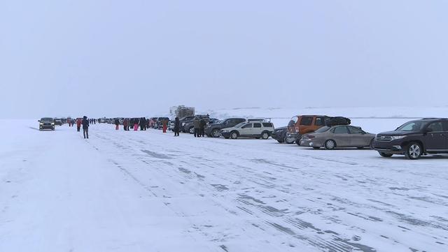 通往北極的冰封之路：有冰的時候開車，沒冰的時候開船