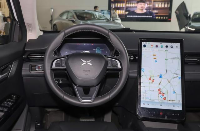 纯电车还得看国产，这两款电车造型简约又科幻，大屏幕才够爽