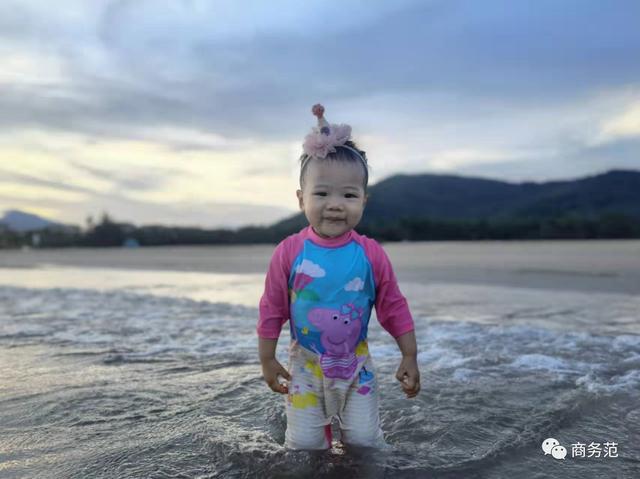 結婚四周年，我們帶女兒穿越回婚禮那一天…