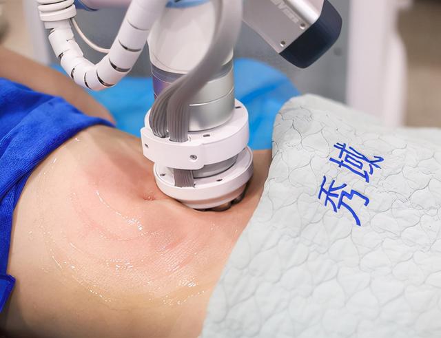 寒症让身体“闹情绪”？秀域超V热动力机器人来助力