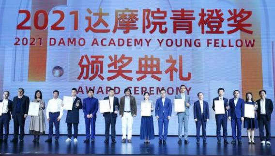 清华最甜女教授，为回国拒绝高薪诱惑，临危受命研发采样机器人