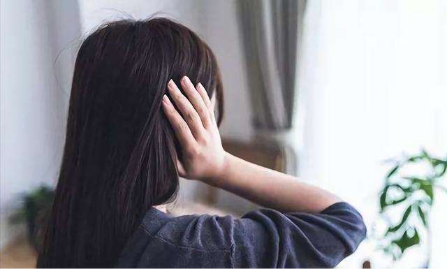 楼上噪音大，女子好话说尽用音响反击，对方崩溃：你这是在扰民