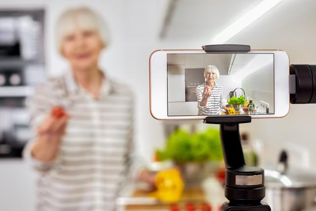 给老年人“种草”，是不是一门好生意？