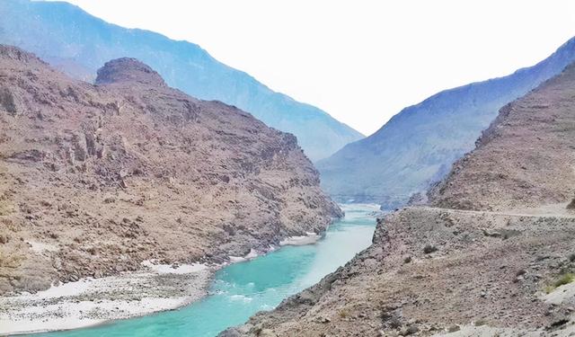 巴基斯坦的三峡：预计成本千亿拖40年没建，中企仅收190亿就开工