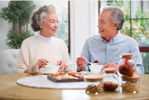 老人要想健康长寿，不是多走路和多睡觉，而是做好这两件事