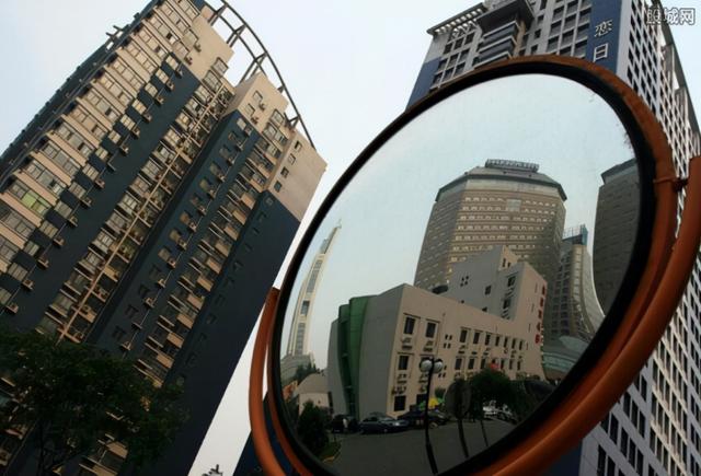 北大教授姚洋：40%的低收入者没有储蓄或负储蓄，建议直接发钱