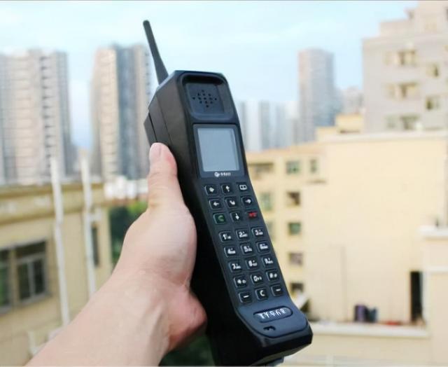 全国第一个手机用户！花了26000元随意选，他选的什么“靓号”？