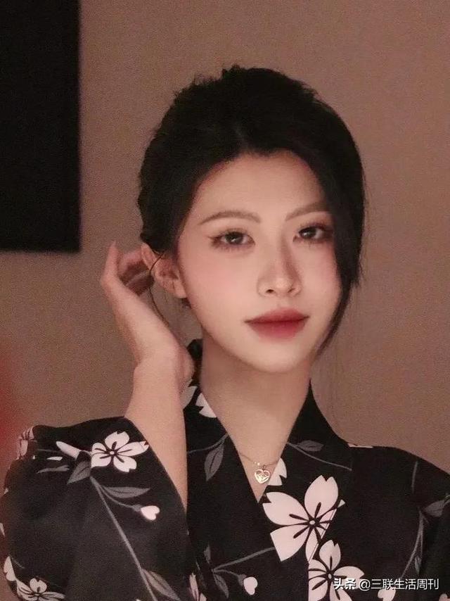 网上那些掌握“换头术”的女孩儿们