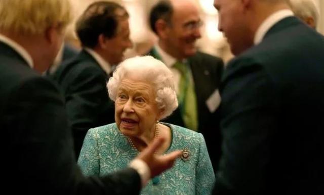 女王无法忍受威廉凯特带孩子们在家一起做饭：那不是你们该做的