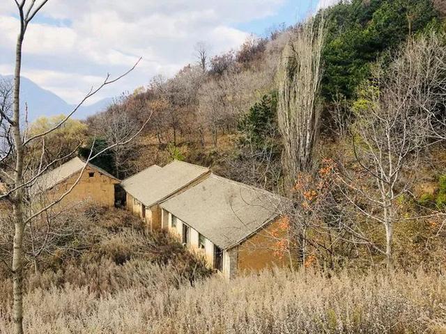 高山之上，秦嶺終南山有個原本熱鬧的空中村落，也許即將永遠消亡