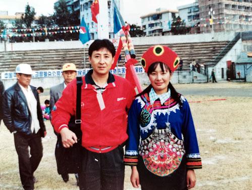 民族采風：觀賞哈尼族《嗦嗦鬥》（圖）