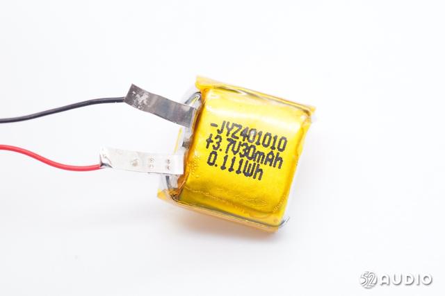 浅入耳式设计，5.1蓝牙芯片，联想thinkplus Liveods LP40拆解报告