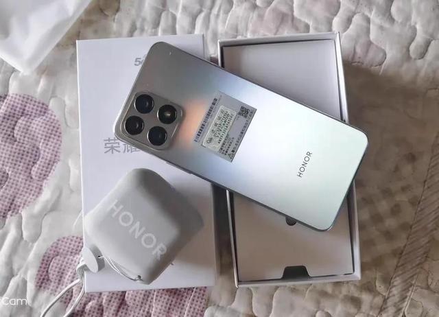 最轻最薄的5G手机仅175克，荣耀这款千元机不错