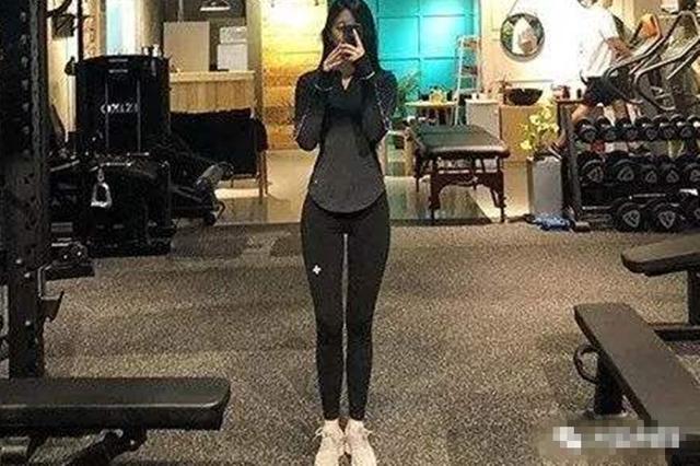 国内孩子的腿，为啥没国外孩子腿直？父母这种错误抱娃姿势是关键