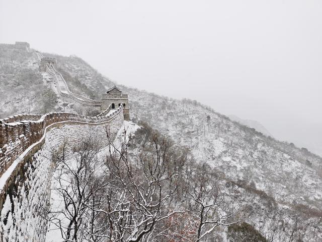 遊北京—雪中的慕田峪長城