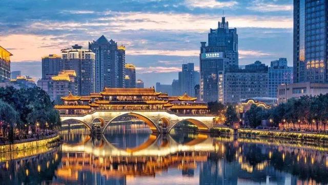 近40年，成都是怎样被苏州超越并拉开差距的？两城都经历了什么？