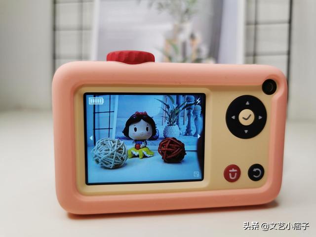 小糖智能玩具相机，用相机记录童年妙思