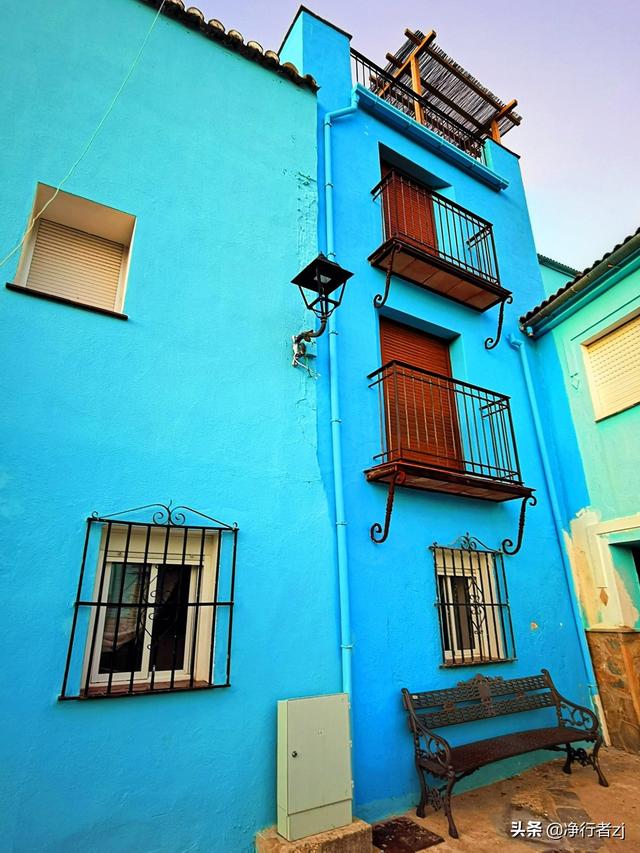 冬日暖陽拔牙記（十二）胡斯卡：現實版的藍精靈之家