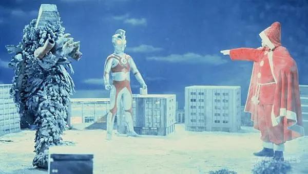 ​在女儿眼中，平安夜里，爸爸会做什么？