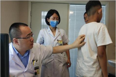 2种饭可能会“偷”走娃的身高，别再给娃吃了，医生：饮食要营养