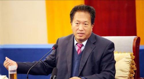 10万块钱起家，坐拥47亿净资产，河北前首富竟然带着儿子去自首