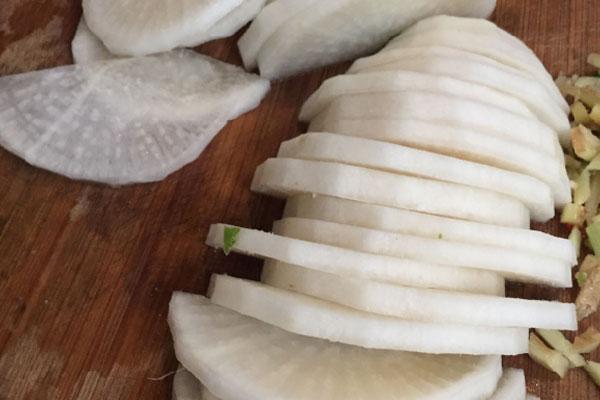 冬季养生法则，润肺滋阴吃四宝，还要记住“3防”和“3养”