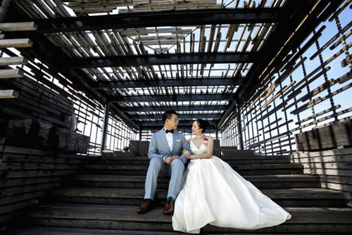 結婚四周年，我們帶女兒穿越回婚禮那一天…