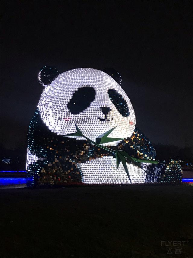 驚喜滿滿！王牌A359墨鏡俠執飛首航，川航還給乘客准備了大禮包