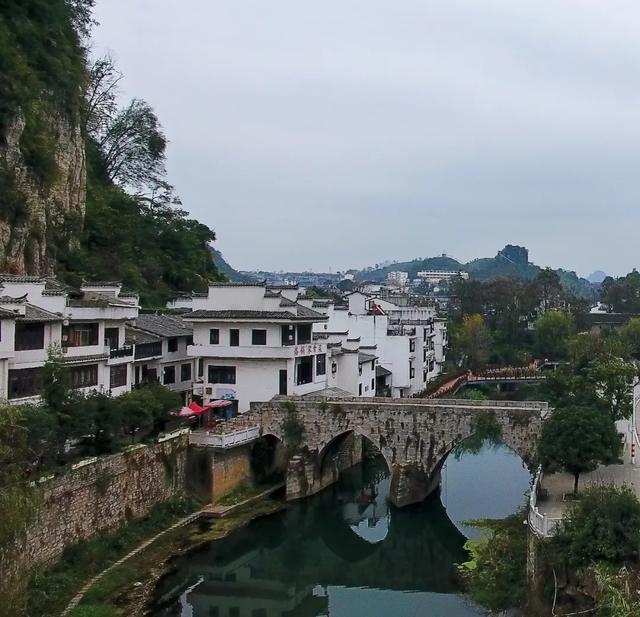 不用出遠門！貴州有個秘境溫泉，滿滿東南亞風情