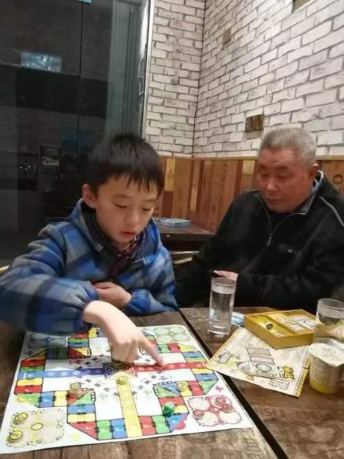 老校长用半年时间，让外孙从班级倒数变成年级前三，经验分享来了