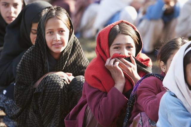 我国有20个邻国，他们经济怎样？国民收入和消费怎样？