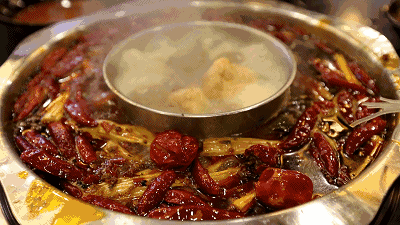 火在肝里，失眠；火在胃里，口臭；火在肺里，咳嗽；火在心里，口舌生疮……