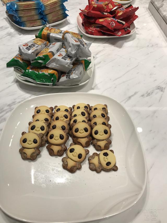 驚喜滿滿！王牌A359墨鏡俠執飛首航，川航還給乘客准備了大禮包