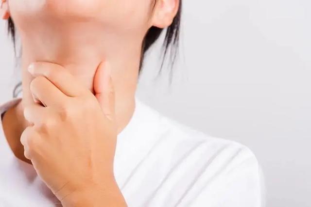 都是盐，加碘盐、低钠盐，最应该吃哪种？吃错当心危及身体健康