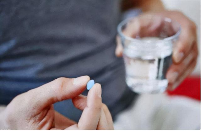 长期服用西地那非，会不会成瘾，停药后就不好使了？