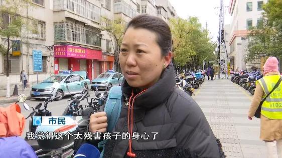 下不了嘴！家长在孩子床头柜里发现“计生用品”，居然是多种口味的