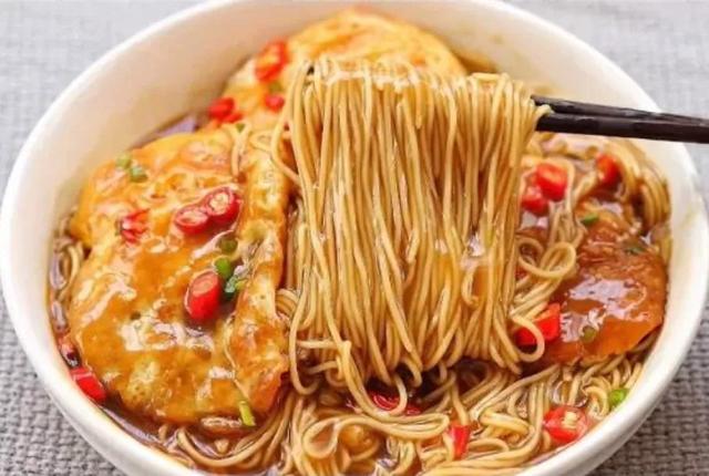 15分钟搞定快手早餐，有肉有蛋有面有蔬菜 孩子连吃一周都不腻