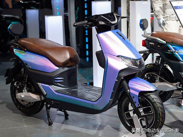 3款电动车，最快1小时充满，最大续航200公里，适合跑长途与外卖