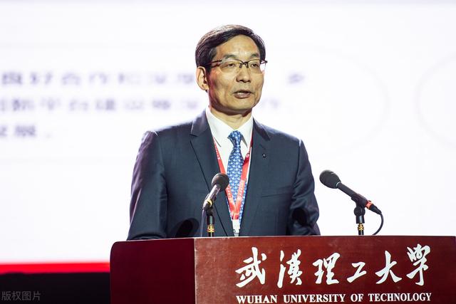 曹德旺获终身成就奖，年度影响力企业领袖新鲜出炉，有熟悉的吗？