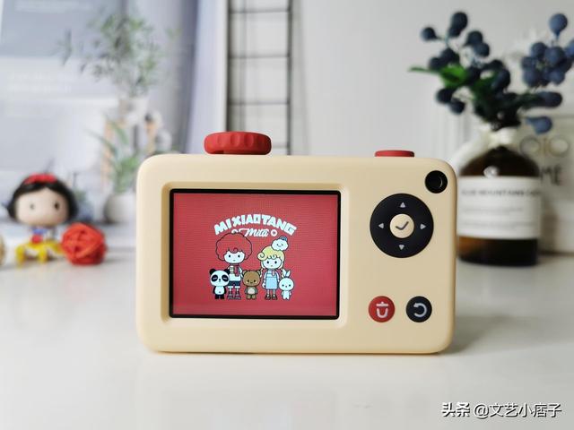 小糖智能玩具相机，用相机记录童年妙思