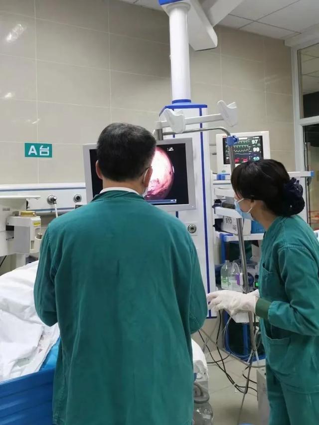 特色技術丨不開刀也能治療闌尾炎，患者第二天出院！這項技術重慶大學附屬腫瘤醫院消化內科常規化開展