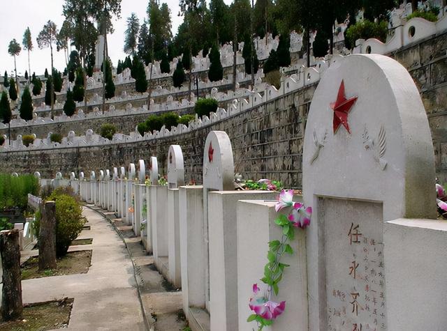 1986年，江西老妇到陵园给丈夫扫墓，民政局：您那块烈士碑咋处理
