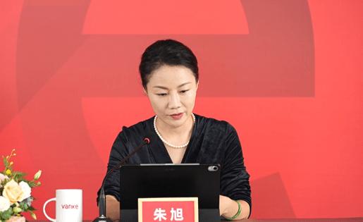 中国最贵女秘书：年薪849万，年终奖1000万，如今46岁依然单身