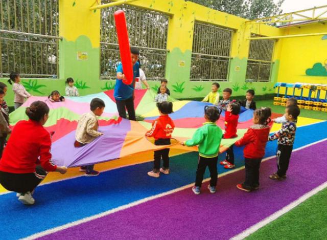 学生长期喝牛奶不见长高，还会导致身体“停止发育”，家长要注意