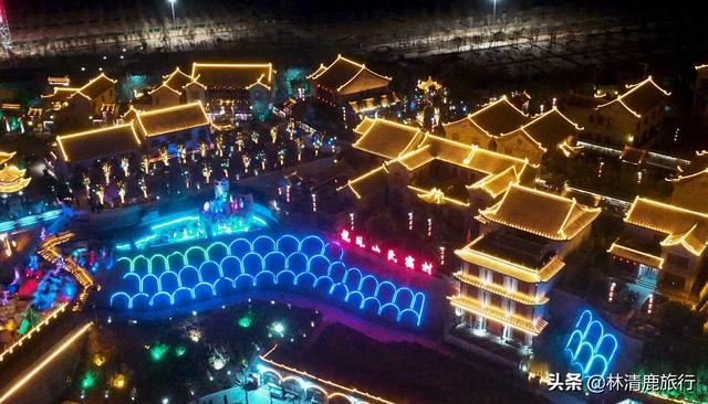 河南新建的古鎮，花30億打造卻免費開放，夜景像極了鳳凰古城